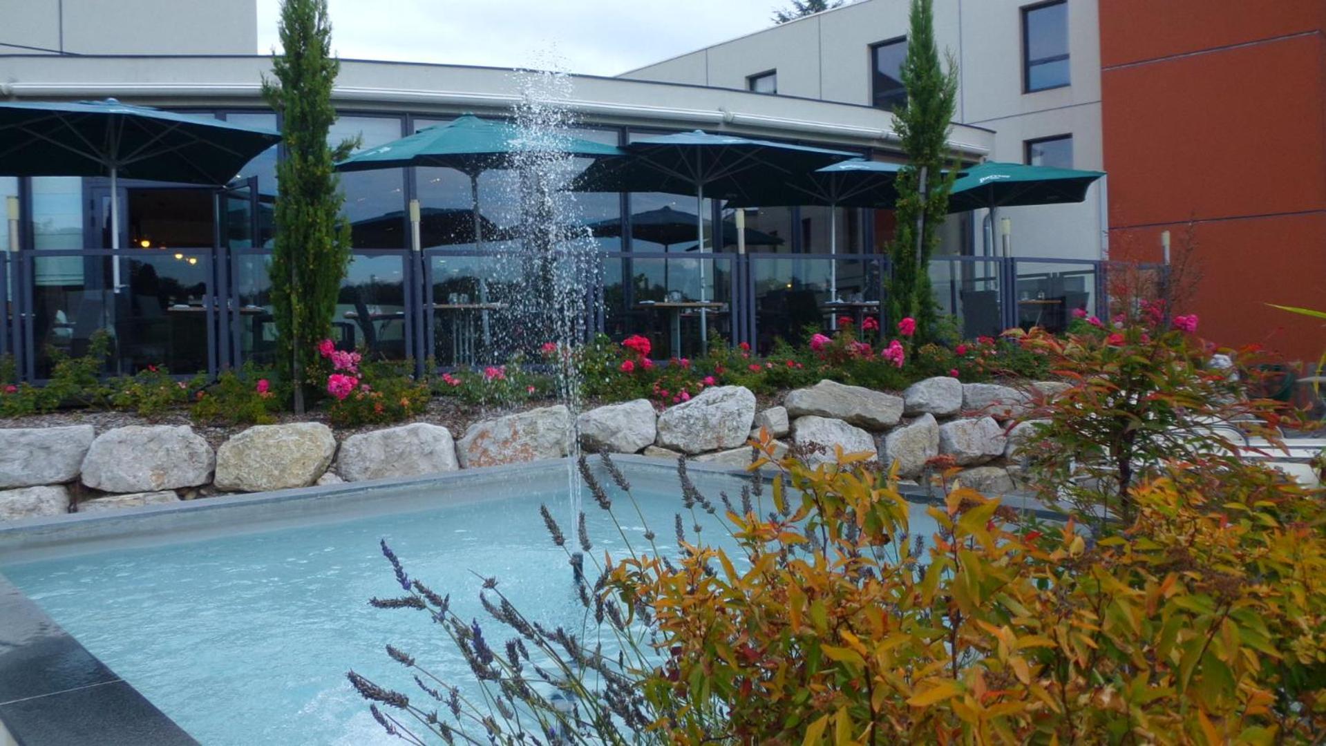 Hotel Le Palladior Voiron Buitenkant foto